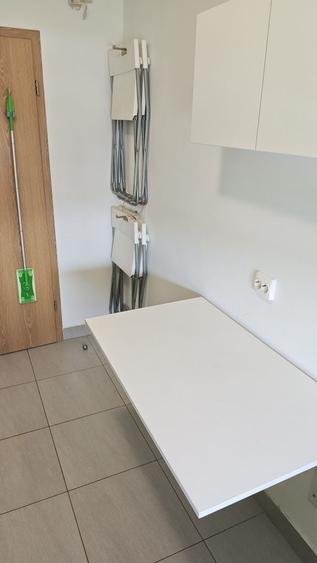 Apartament cu 2 camere decomandat în Tractorul