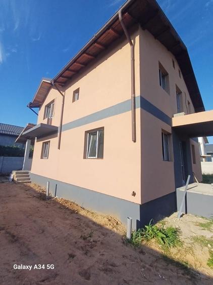 Casă cu 4 camere în Bariera Vâlcii