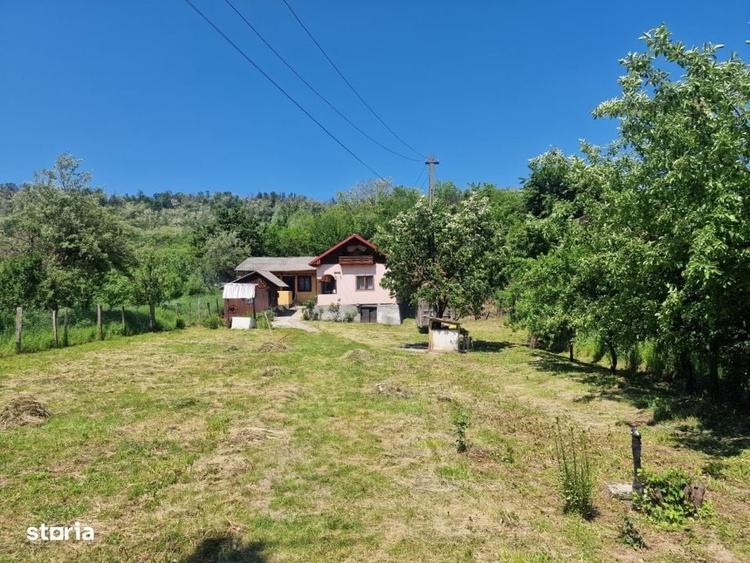 Casă cu 2 camere cu Teren 1150 Mp în Boțești