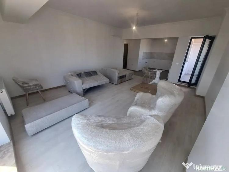 Apartament cu 3 camere decomandat în Energia