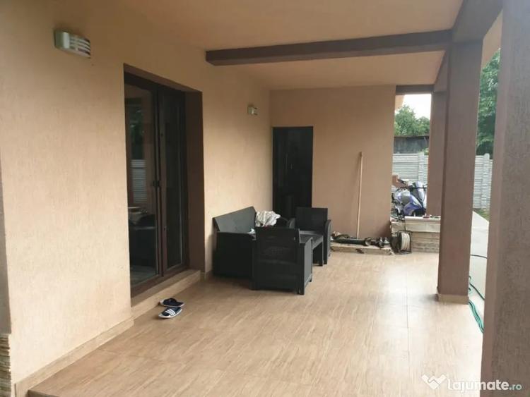 Casă cu 5 camere cu Teren 950 Mp în Central