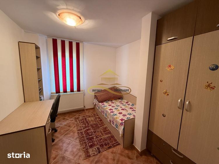 Apartament cu 3 camere decomandat în Republicii