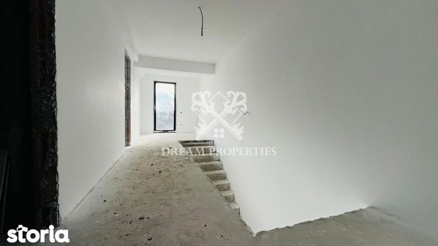 Casă cu 4 camere cu Teren 300 Mp în Bună Ziua
