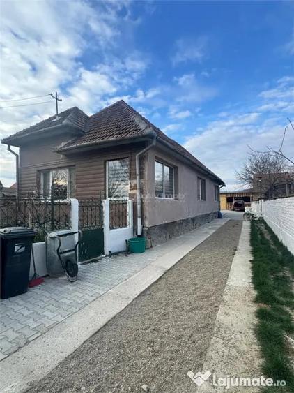 Casă cu 2 camere cu Teren 1138 Mp în Șăulești