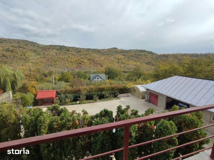 Casă cu 4 camere decomandat cu Teren 115500 Mp în Șotrile