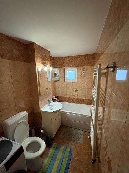 Apartament cu 3 camere semidecomandat în Micălaca