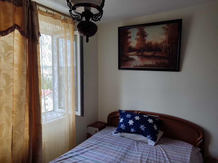 Apartament cu 3 camere semidecomandat în Central