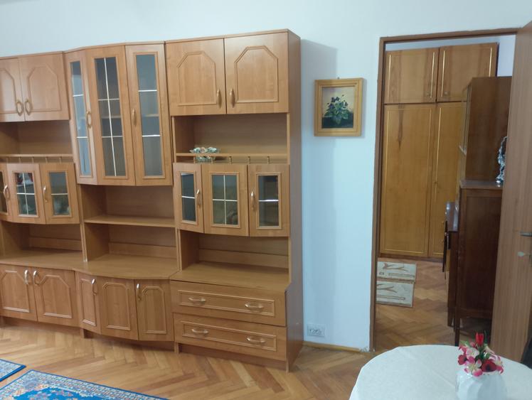 Apartament cu 2 camere semidecomandat în Girocului