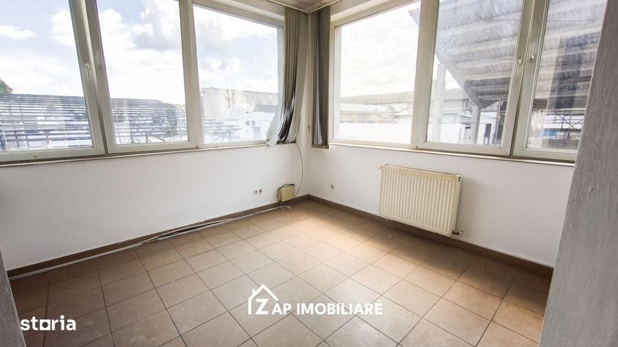 Apartament cu 4 camere decomandat în Central
