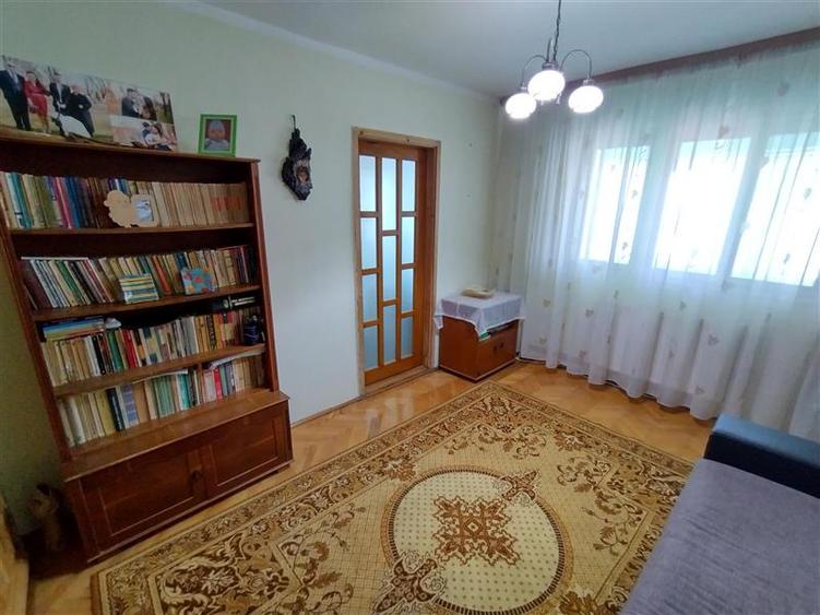 Oravita, Apt.4 Cam, 96mp , Zona Garii, Pret Negociabil - 9