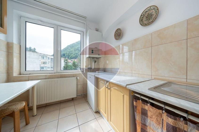 Apartament cu 3 camere semidecomandat în Central