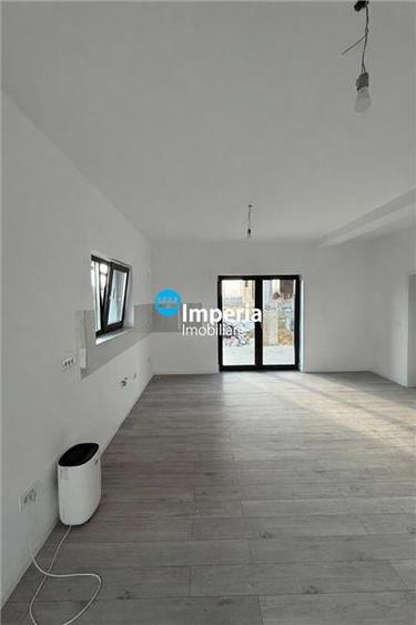 Casă cu 4 camere cu Teren 400 Mp în Hlincea