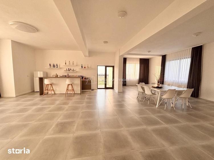 Casă cu 6 camere cu Teren 2310 Mp în Sânmartin