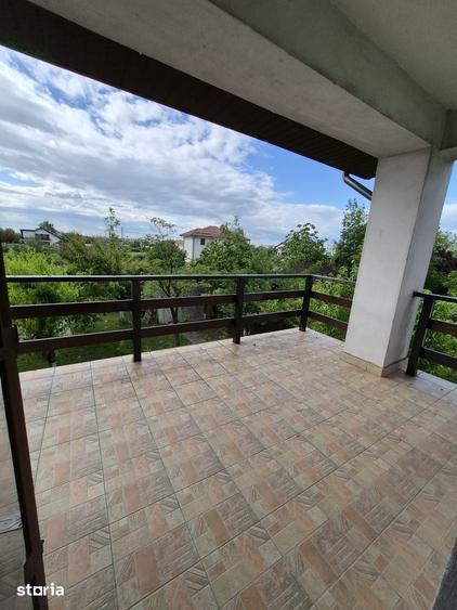 Casă cu 5 camere cu Teren 700 Mp în Malu Mare