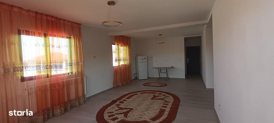 Casă cu 4 camere în Florești
