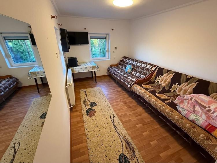 Casă cu 3 camere cu Teren 3300 Mp în Central