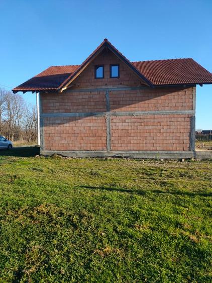 Casă individuală cu 4 camere cu Teren 930 Mp în Lugojel