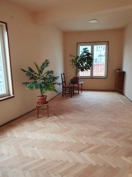Apartament cu 2 camere decomandat în P-ța Romană