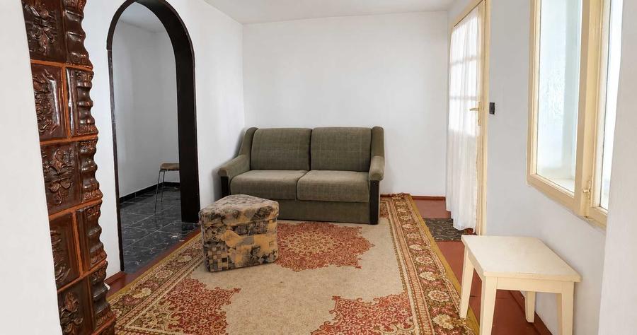 Casă cu 4 camere în Plopi