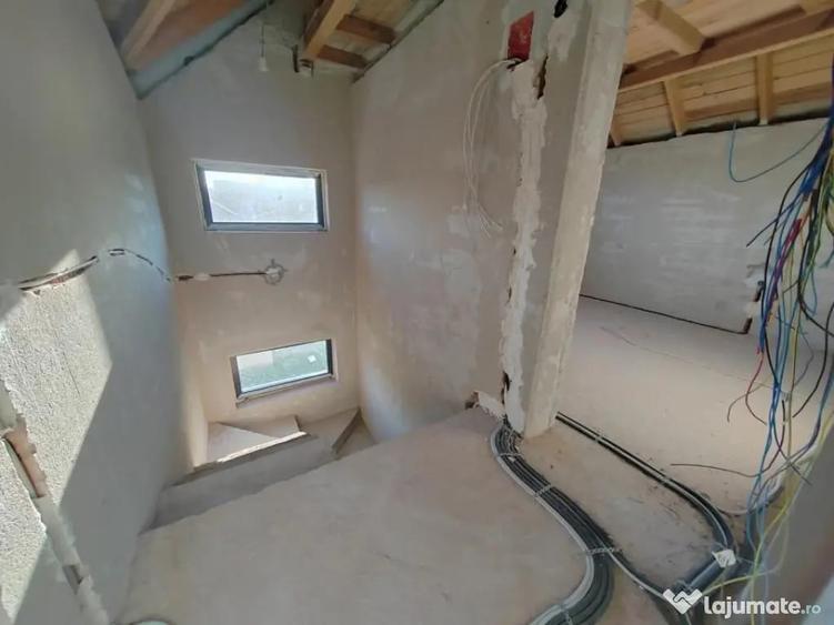 Casă cu 3 camere cu Teren 500 Mp în Lunca Cetățuii