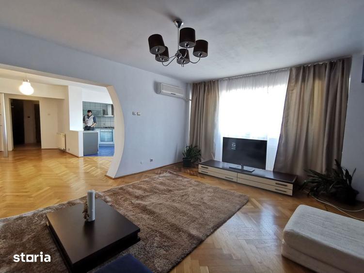 Apartament cu 3 camere decomandat, mobilat în Central