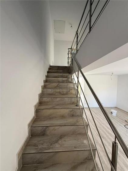 Duplex cu 5 camere cu Canalizare în Moșnița Nouă