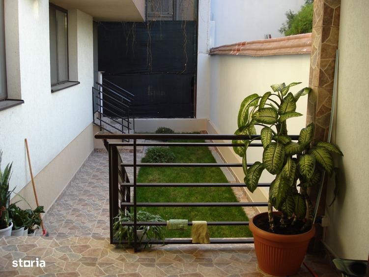 Apartament cu 4 camere decomandat în Aviației