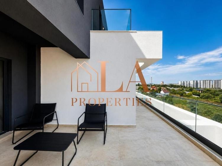 Penthouse cu 3 camere decomandat în Sud-Vest