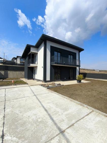 Casă cu 4 camere cu Teren 447 Mp în Valea Lupului