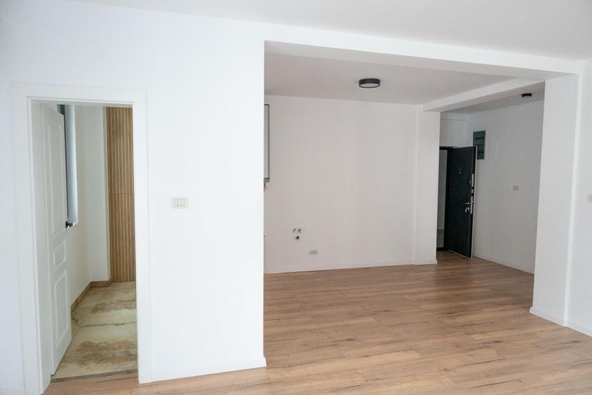 Apartament cu 2 camere decomandat în Utvin
