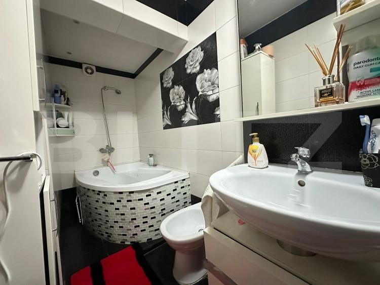 Apartament cu 3 camere decomandat, mobilat în Bejan
