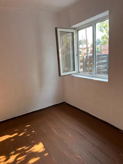 Casă individuală cu 4 camere cu Teren 102 Mp în Mihai Bravu