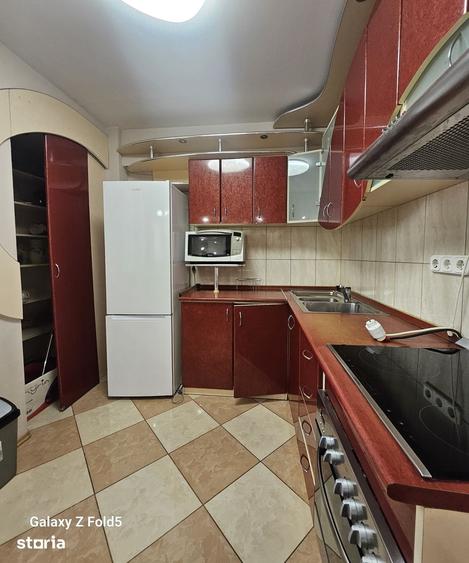 Apartament cu 3 camere decomandat în Orașul Nou