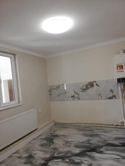 Casă cu 3 camere decomandat în Siderurgiștilor