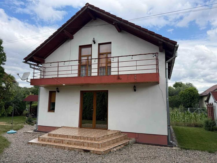 Casă cu 4 camere în Vlaha