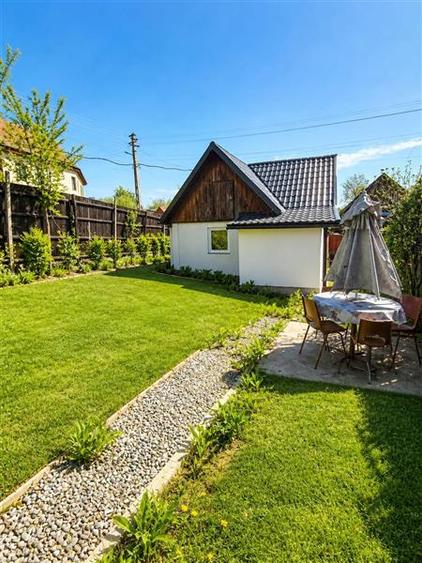 Casă individuală cu 2 camere cu Teren 324.70001220703 Mp în Periferie