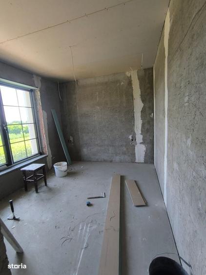 Casă cu 4 camere cu Teren 375 Mp în Valea Ursului