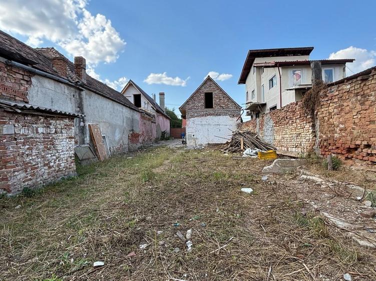 Casă individuală cu 4 camere cu Canalizare în Turnișor