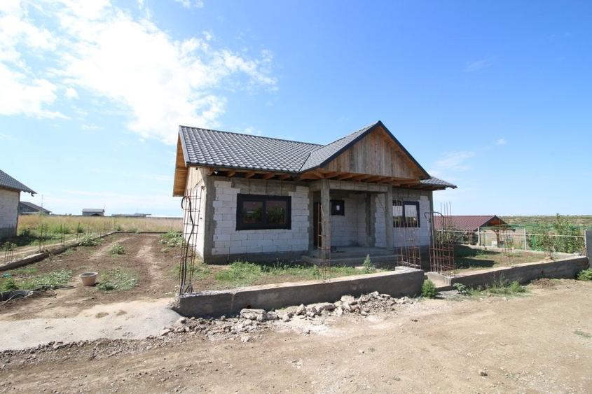 Casă individuală cu 4 camere cu Teren 605 Mp în Vânători