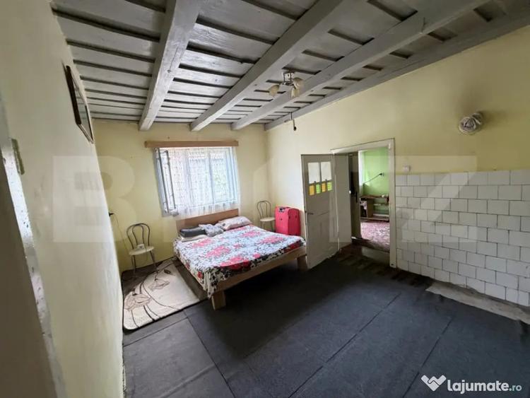 Casă cu 3 camere cu Teren 1000 Mp în Hurez
