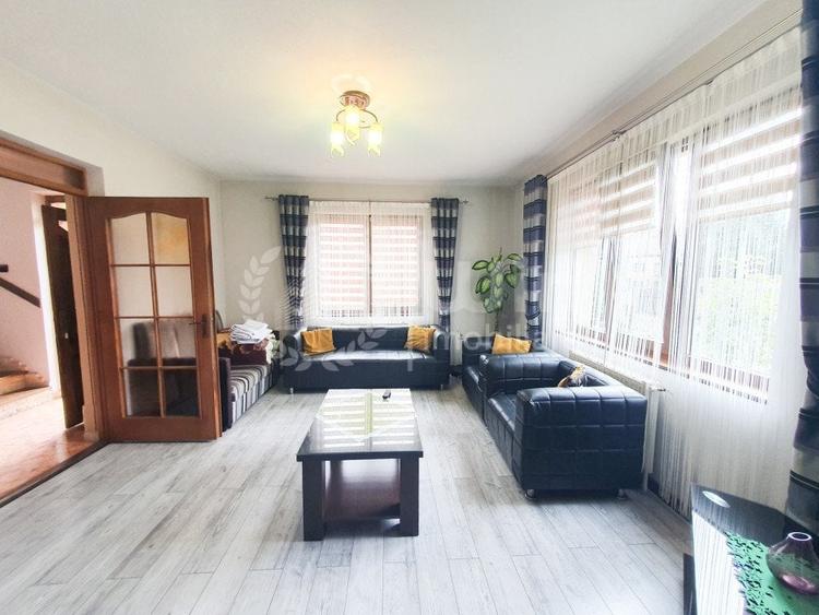 Casă individuală cu 5 camere cu Canalizare în Dâmbul Rotund