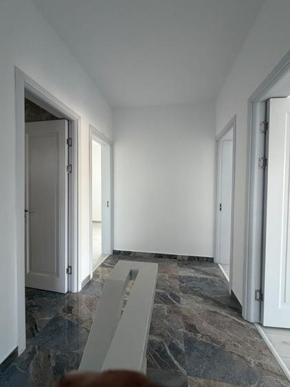 Casă cu 4 camere decomandat în Central