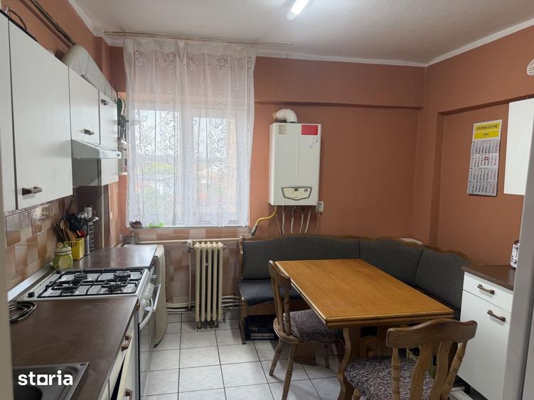 Apartament cu 4 camere decomandat în Lucian Blaga