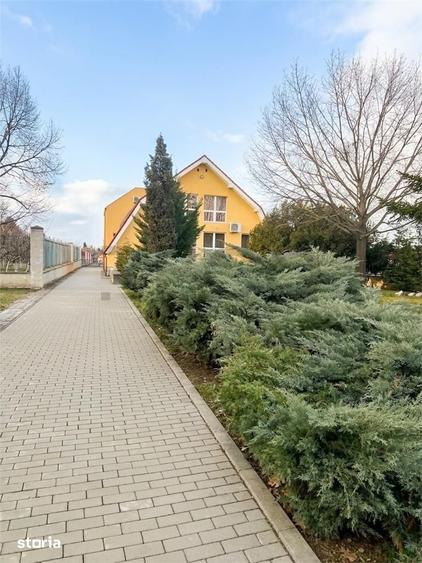 Casă cu 5 camere cu Teren 8030 Mp în Sânmartin
