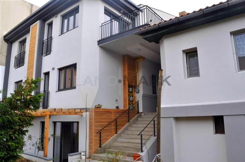 Apartament cu 3 camere decomandat în Bălcescu