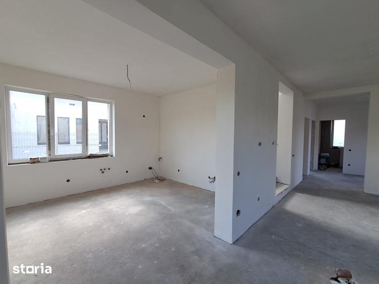 Casă cu 5 camere cu Teren 601 Mp în Apahida