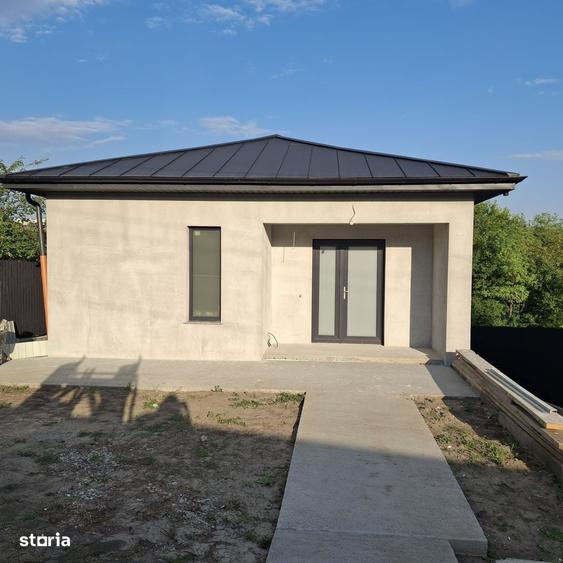 Casă cu 4 camere în Exterior Vest
