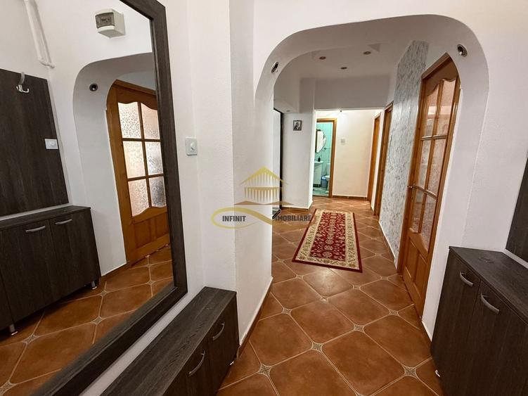 Apartament cu 3 camere decomandat, mobilat în Central
