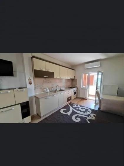 Apartament cu 2 camere semidecomandat, mobilat în Bucium