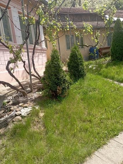 Casă cu 4 camere în Policiori